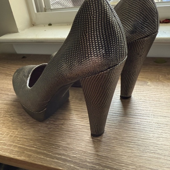 Calvin Klein Gray Platform Heels - Picture 5 of 6